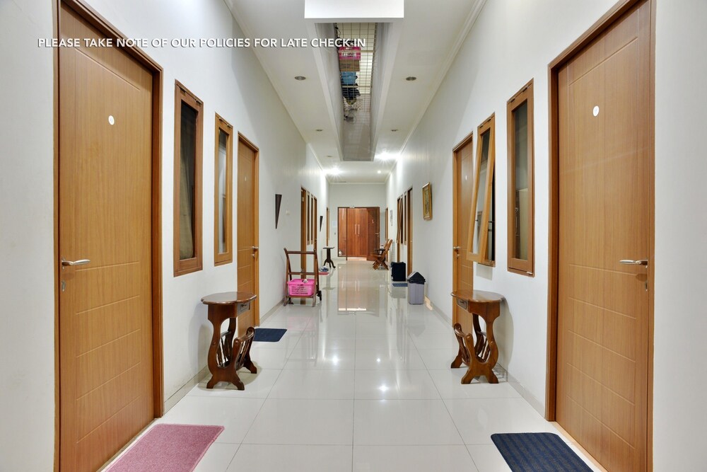 Casa Vanda Guesthouse & Accommodation by ZEN Rooms