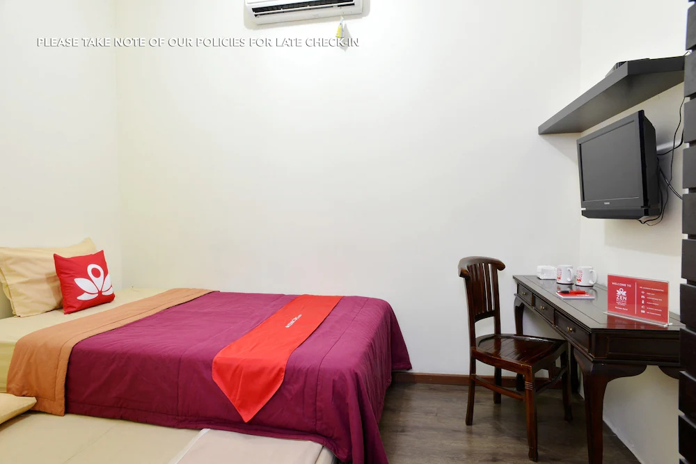 Casa Vanda Guesthouse & Accommodation by ZEN Rooms