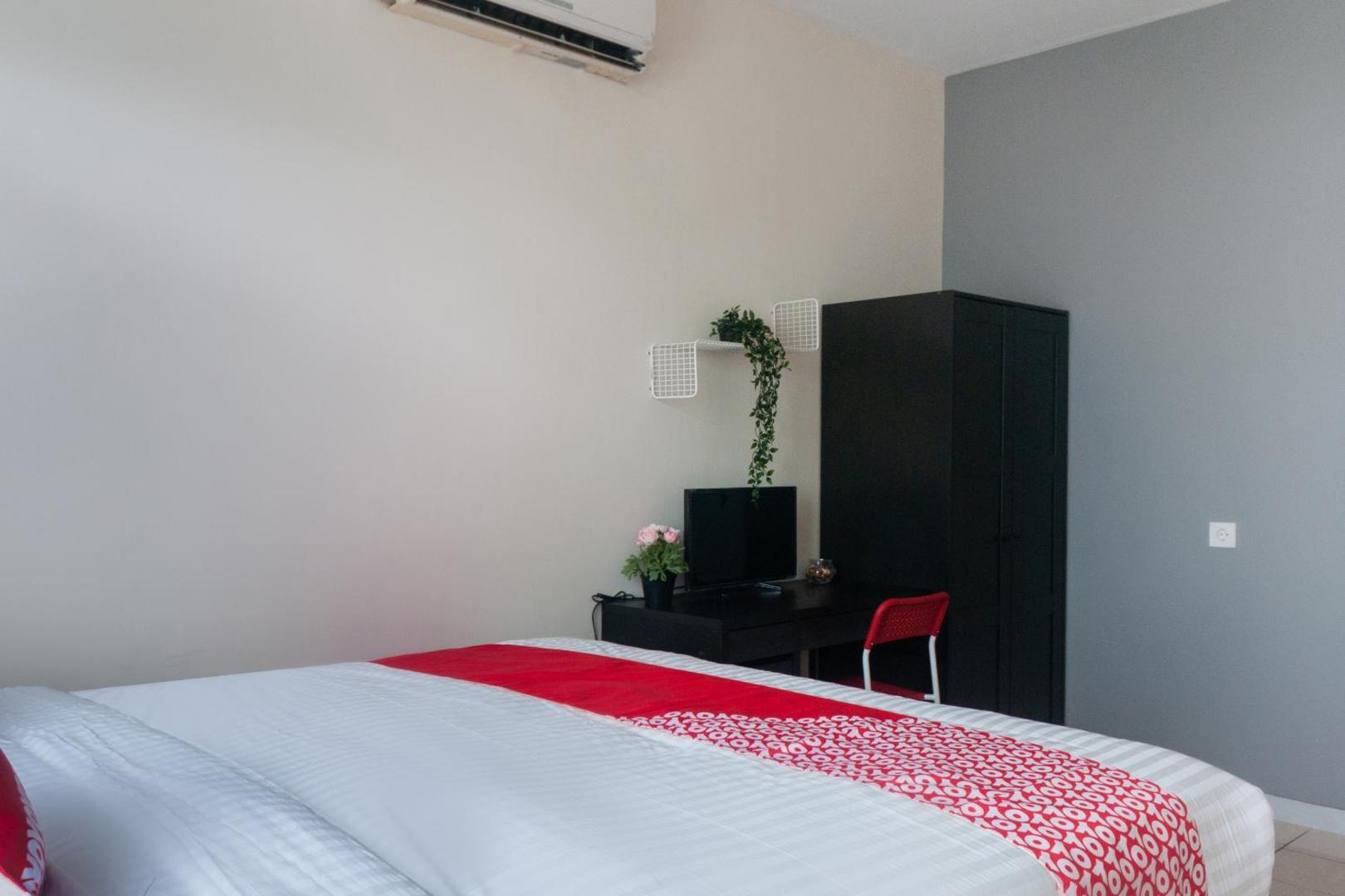 Ellegan Residence by OYO Rooms