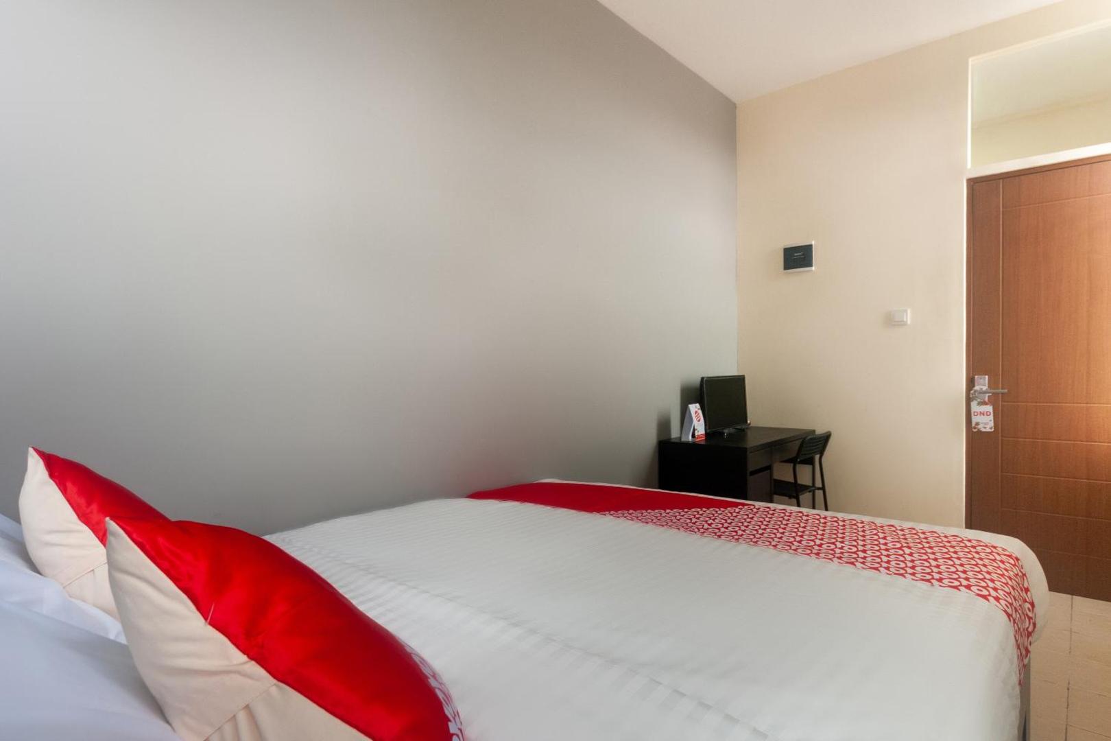 Ellegan Residence by OYO Rooms