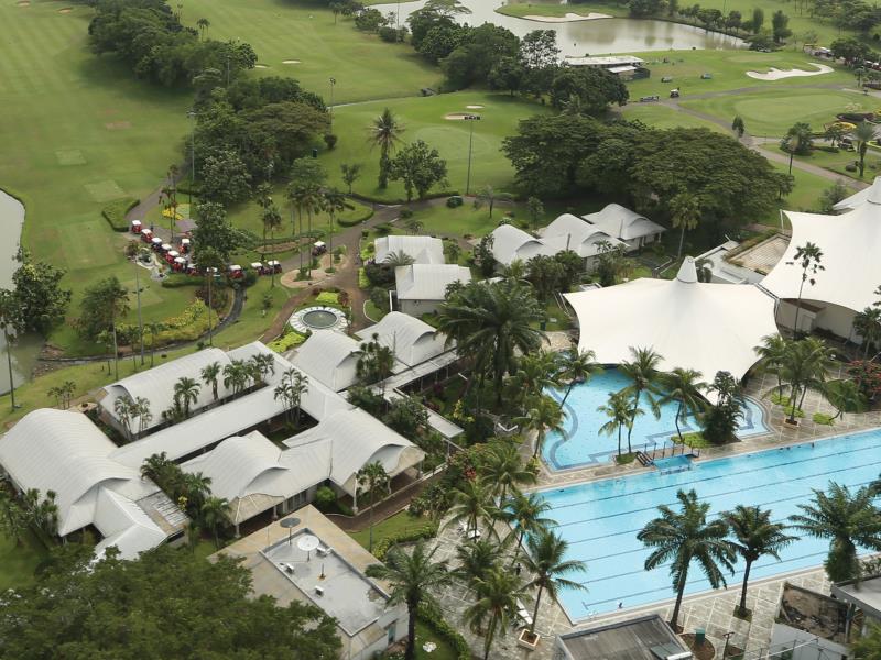Padang Golf Modern