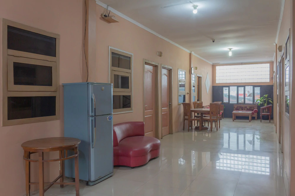 Pelangi Guest House by OYO Rooms