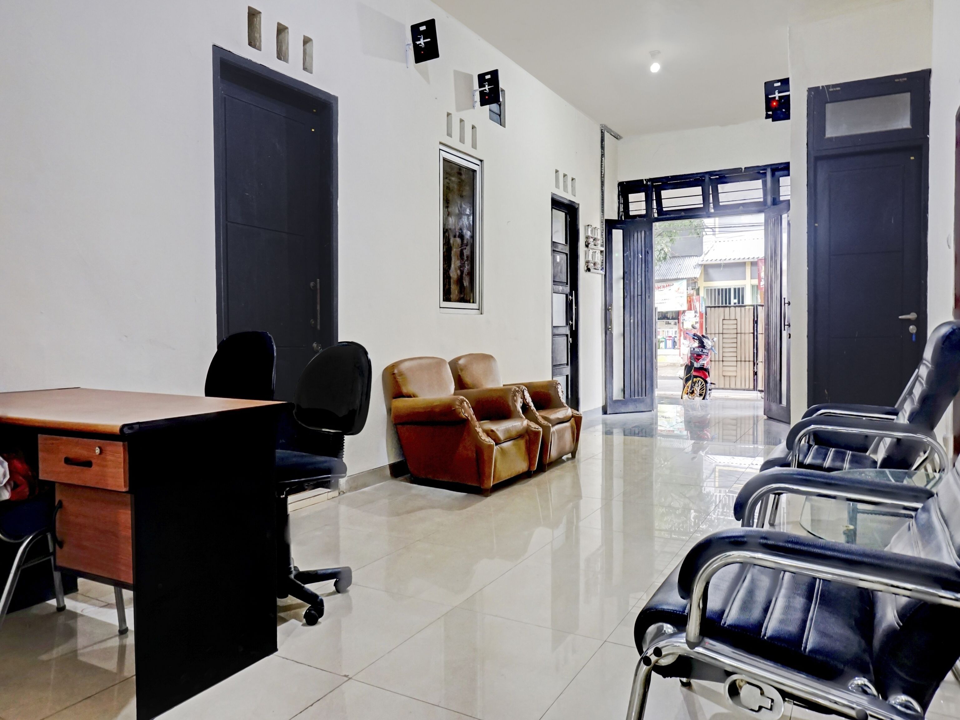 Super Oyo 90689 Lily House