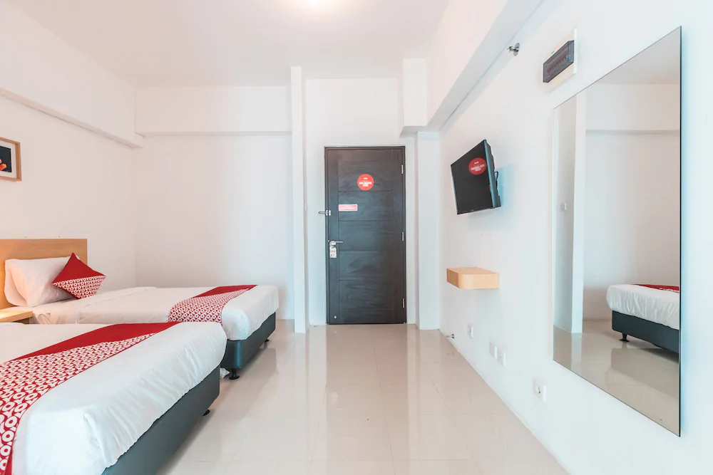 The Habitat by OYO Rooms