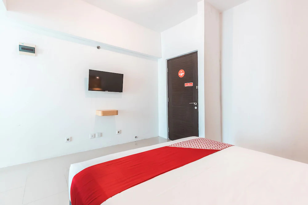 The Habitat by OYO Rooms