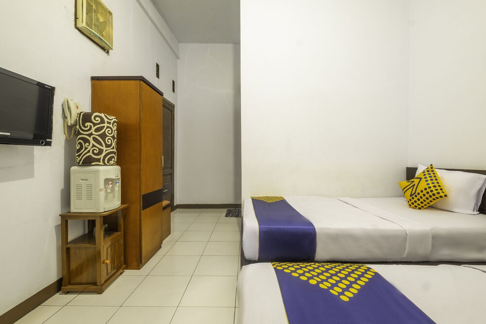 Hotel Aden 2 Syariah by OYO Rooms