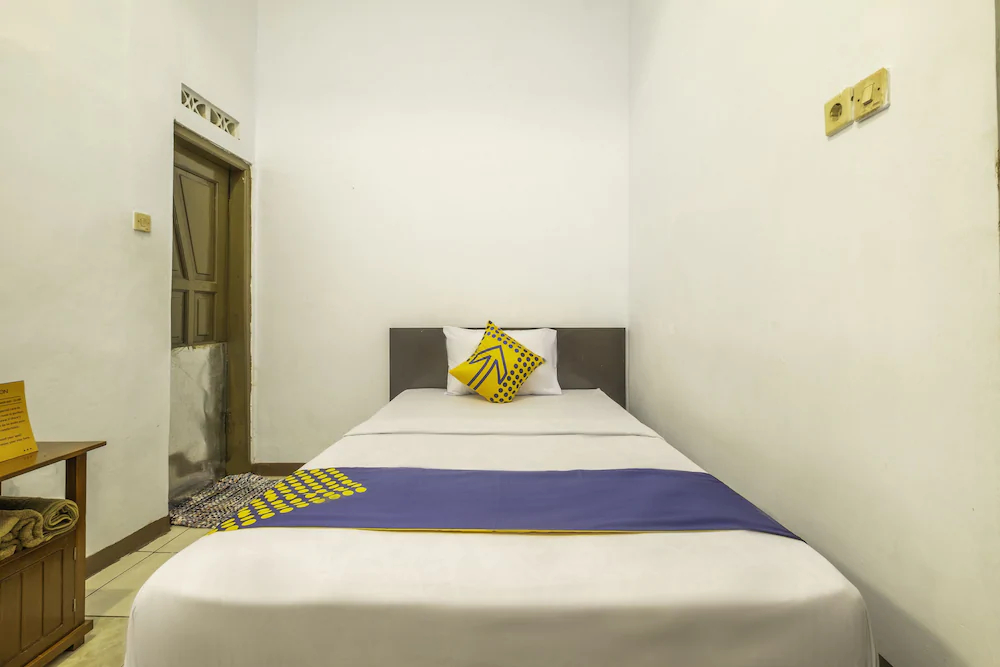 Hotel Aden 2 Syariah by OYO Rooms
