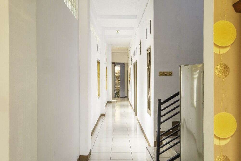 Hotel Aden 2 Syariah by OYO Rooms
