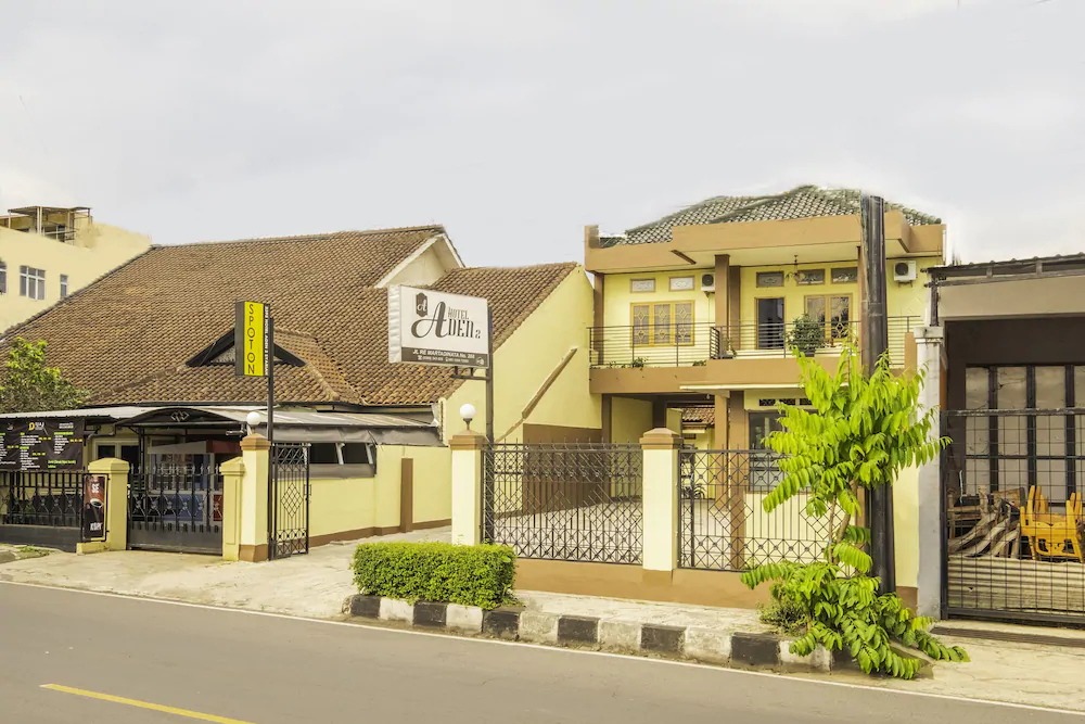 Hotel Aden 2 Syariah by OYO Rooms