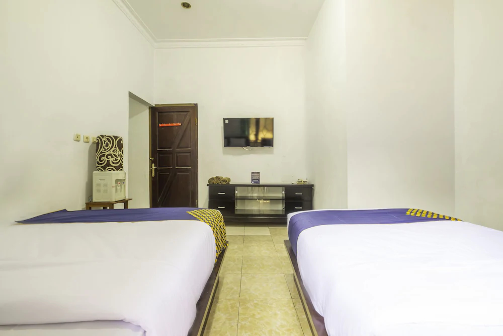 Hotel Aden 2 Syariah by OYO Rooms