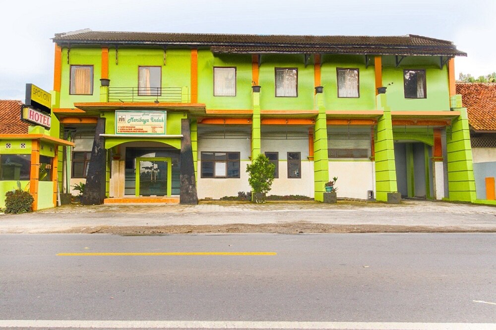 Hotel Maribaya Indah Syariah by OYO Rooms