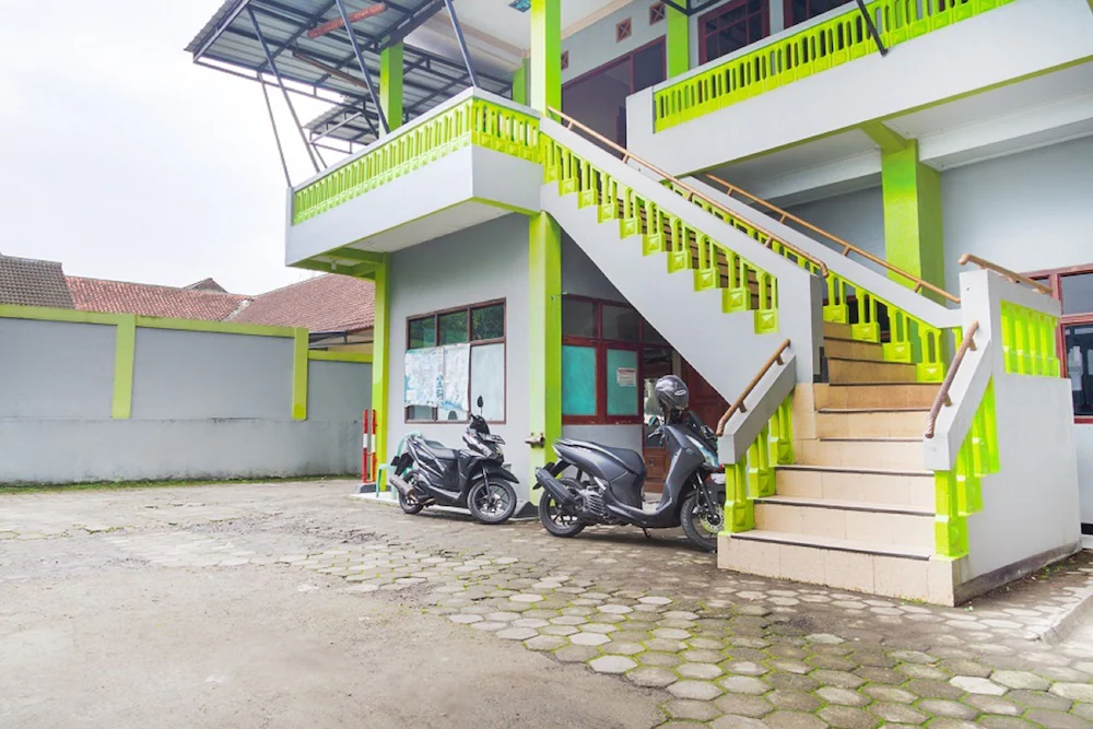 Hotel Maribaya Indah Syariah by OYO Rooms