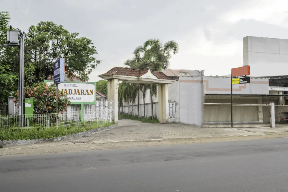 Hotel Padjadjaran by OYO Rooms