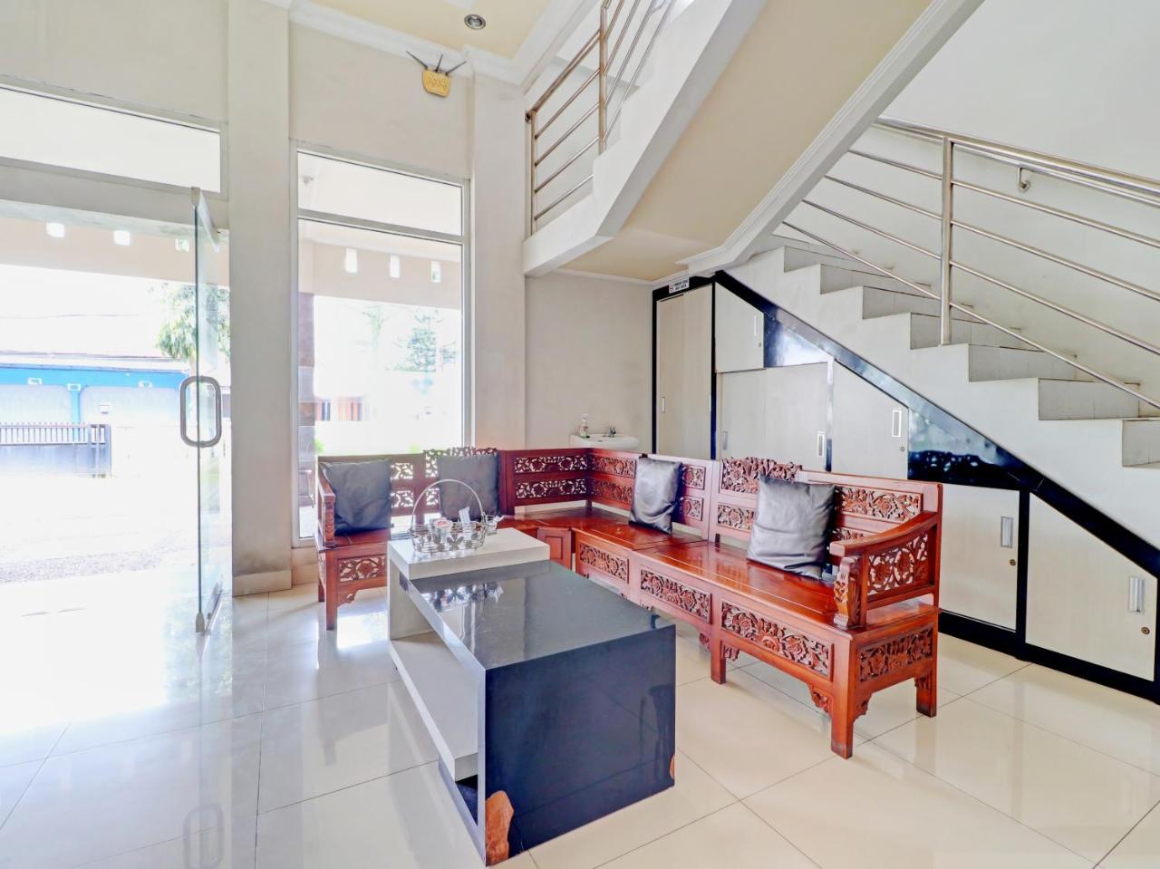 Hotel Srikandi Syariah by OYO Rooms