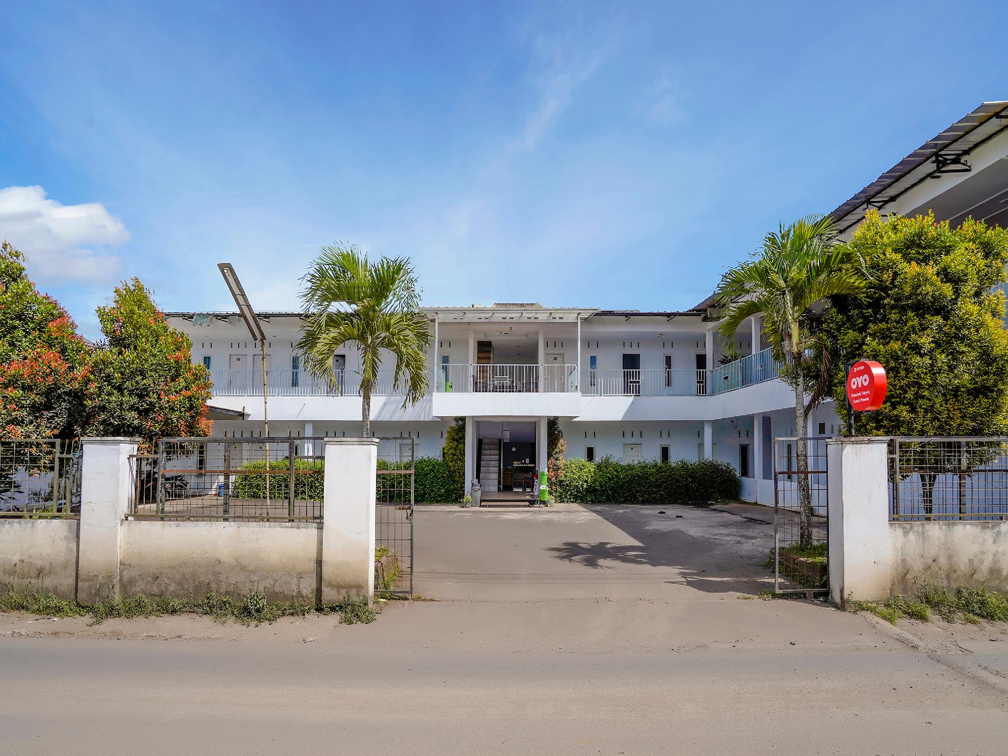 Pondok Tasyiq Guest House by OYO Rooms