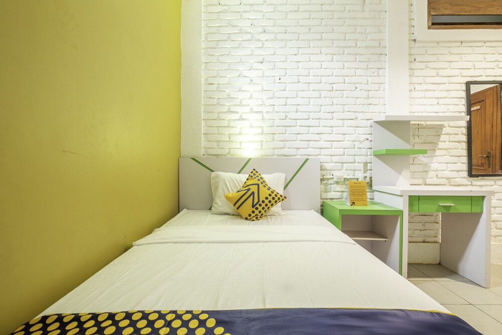 Rumah Kita Residence by OYO Rooms