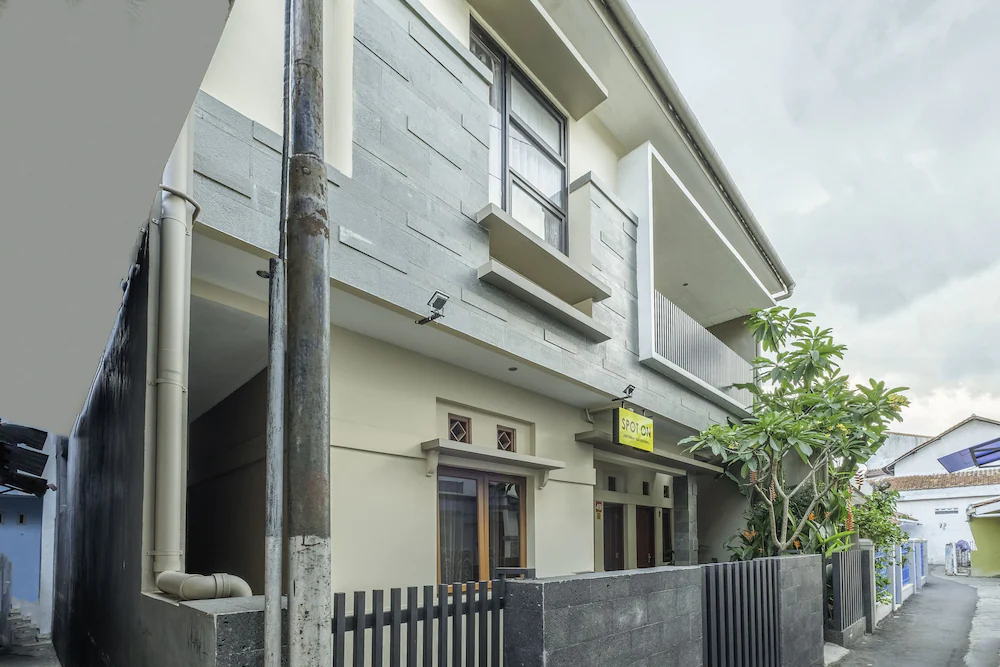 Rumah Kita Residence by OYO Rooms