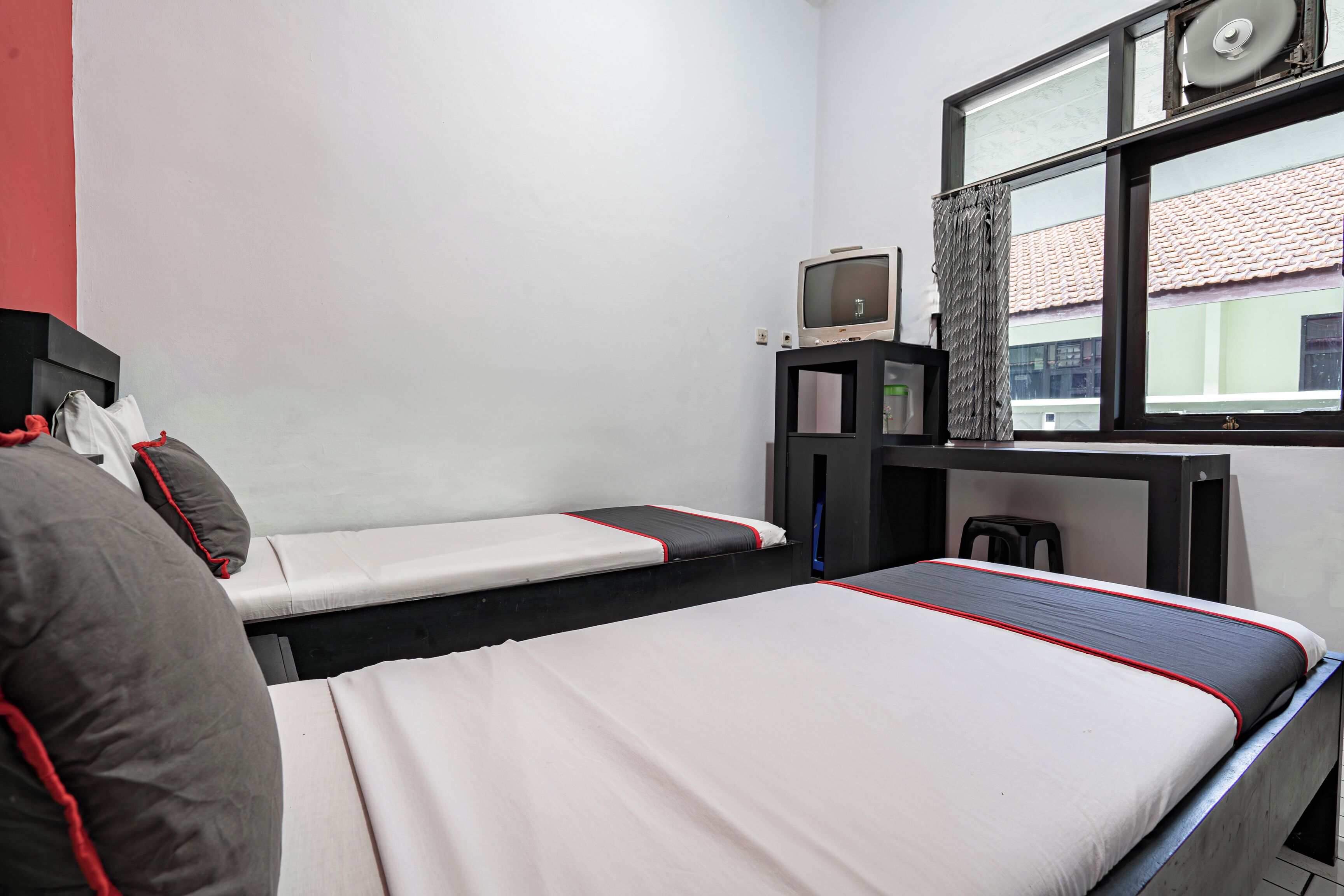 Super OYO Capital O 94108 Hotel Abad