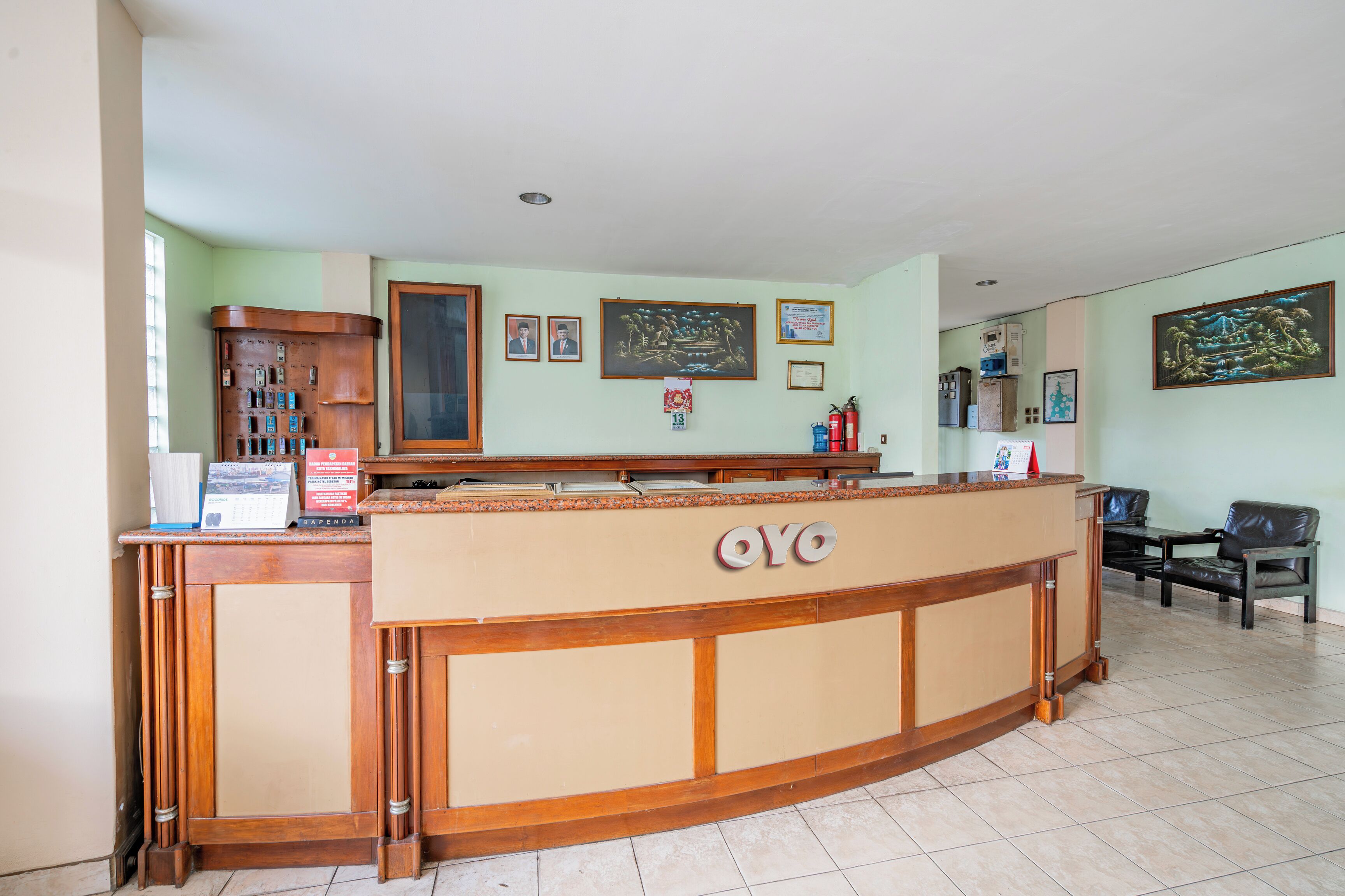 Super OYO Capital O 94108 Hotel Abad