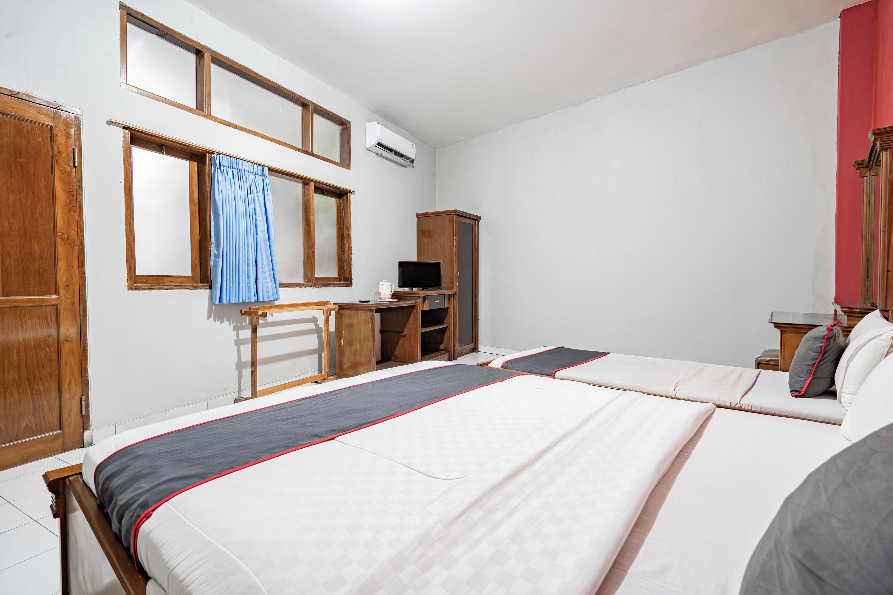 Super OYO Capital O 94108 Hotel Abad