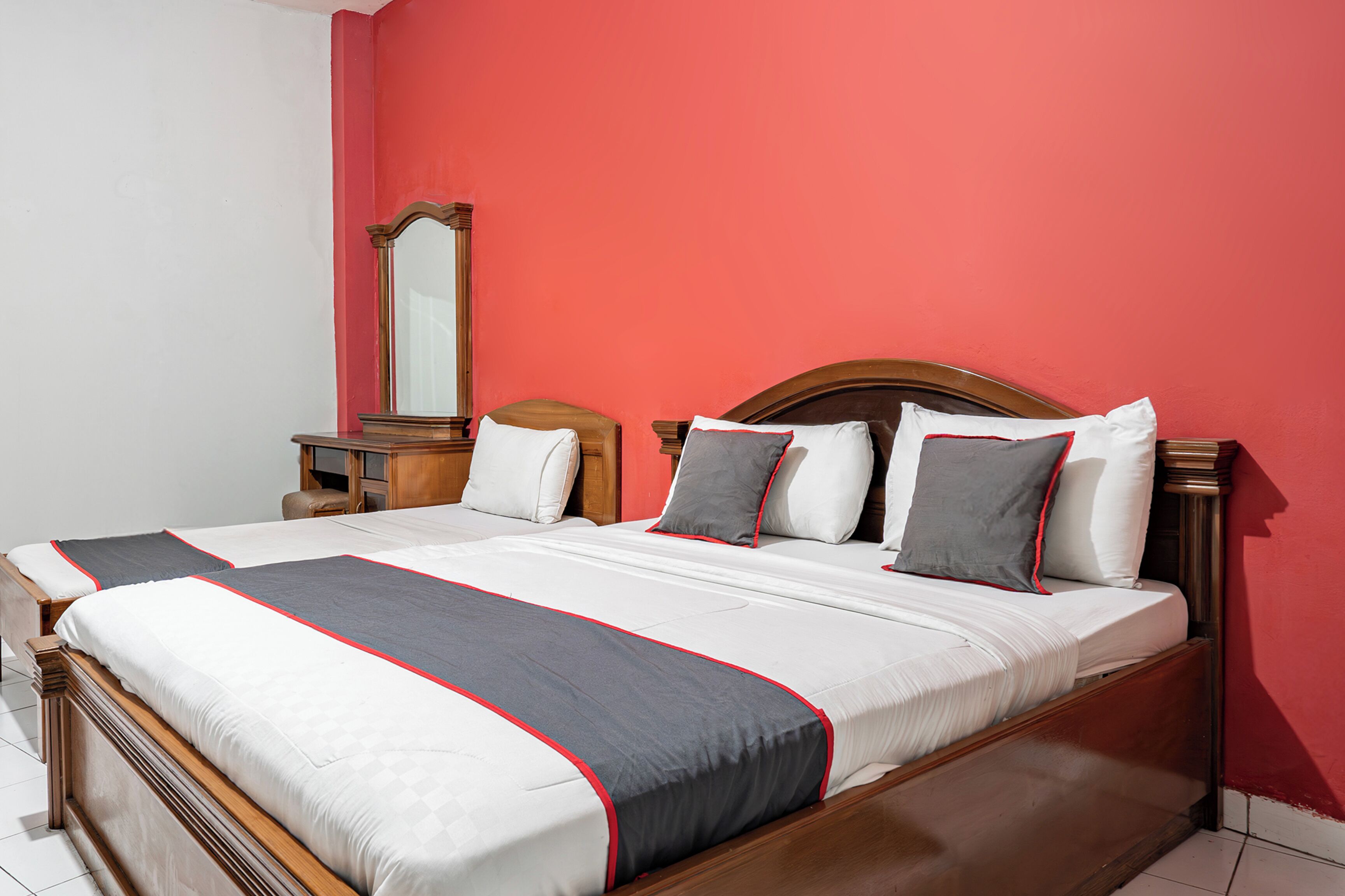 Super OYO Capital O 94108 Hotel Abad