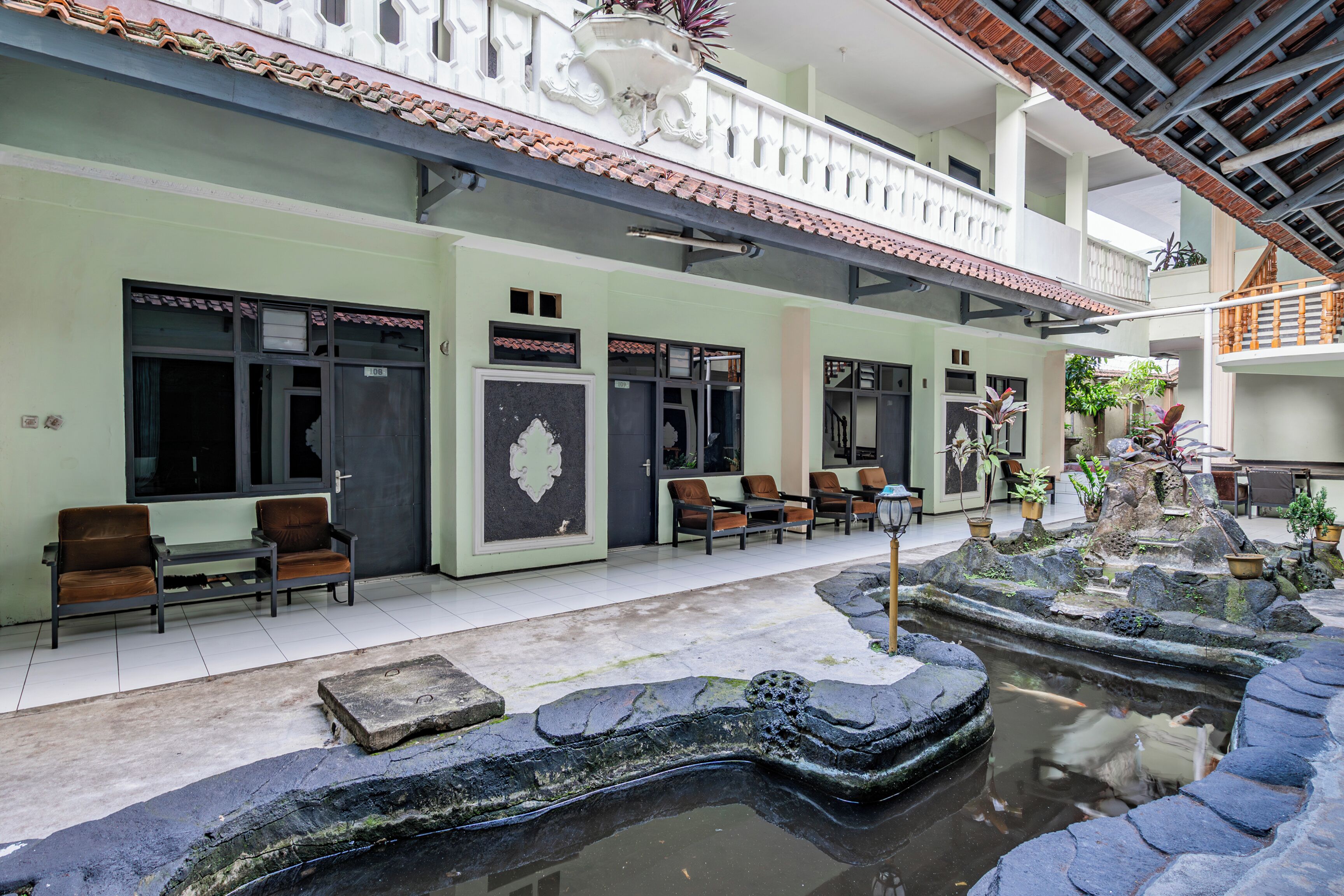 Super OYO Capital O 94108 Hotel Abad