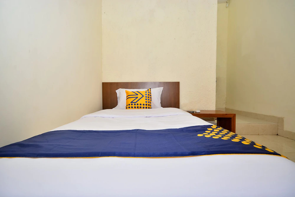 The Flash Residence by OYO Rooms
