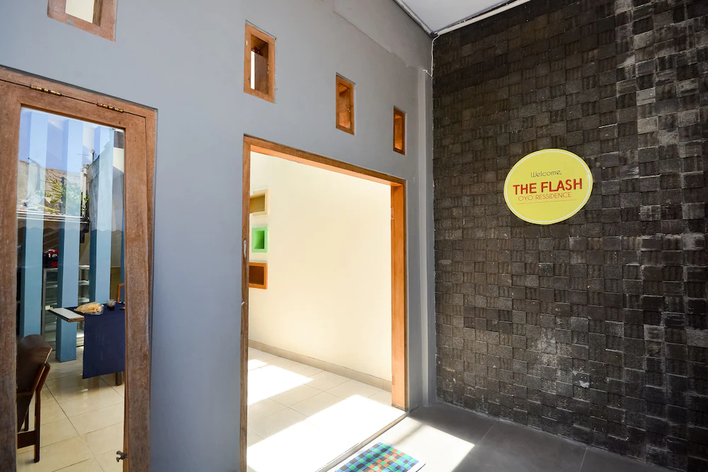 The Flash Residence by OYO Rooms