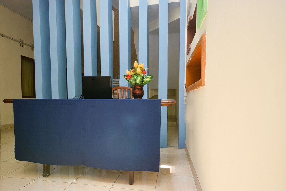 The Flash Residence by OYO Rooms