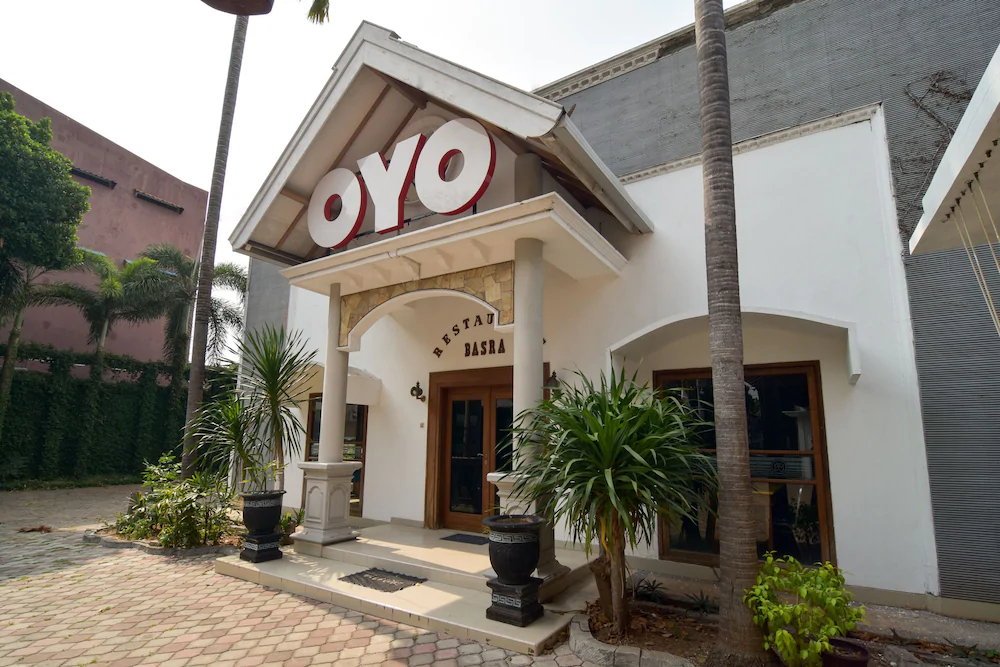 Hotel & Restaurant Basra