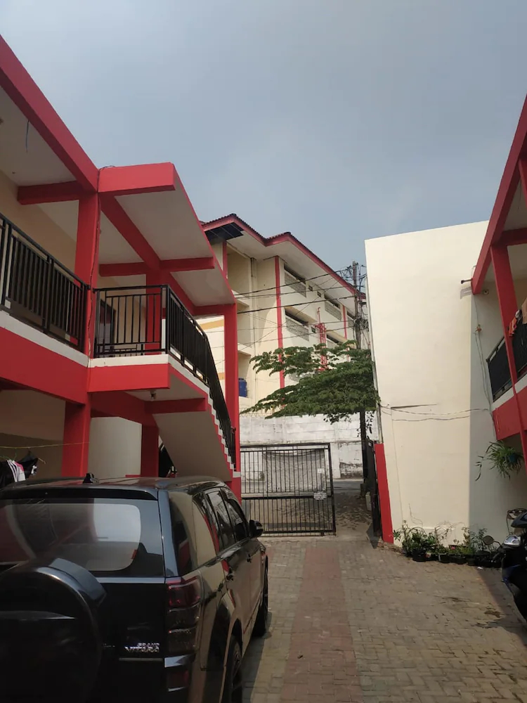 Merah Putih Syariah by OYO Rooms