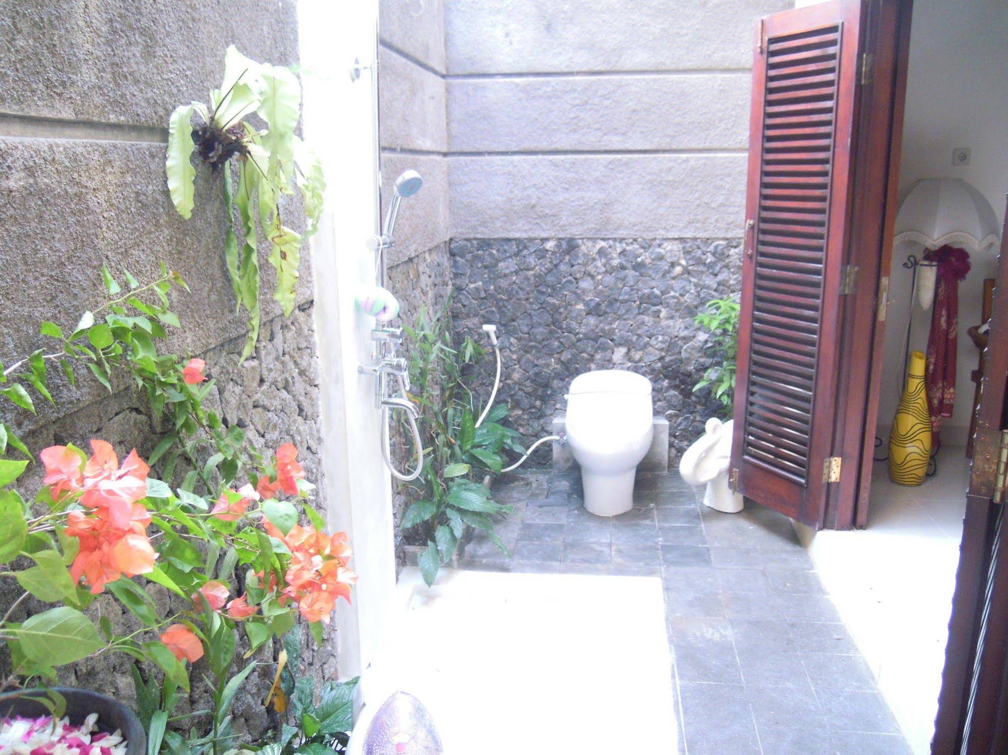 Alamanda Villa's Rooms & Adventure