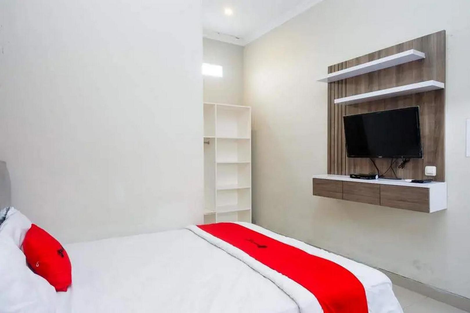 Berlian Homestay Wirobrajan by Reddoors