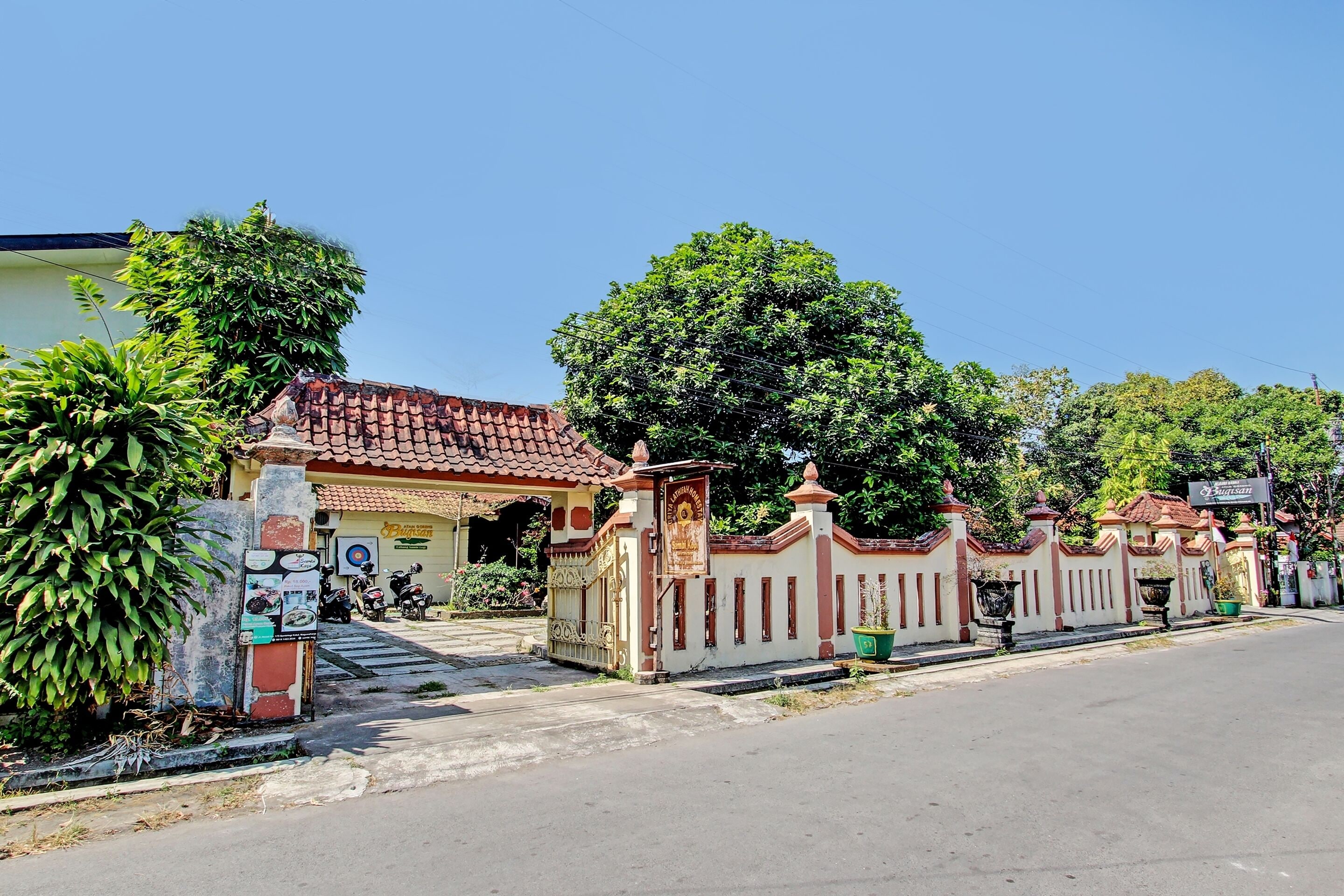 Capital O 92894 Griya Lathifah Homestay Syariah