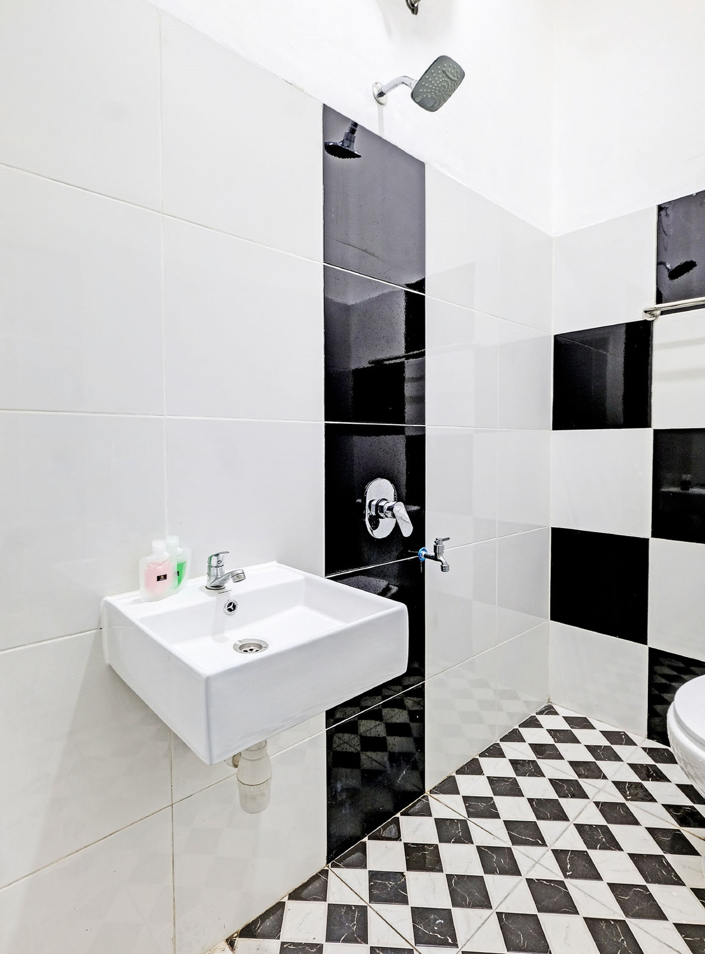 Capital O 92963 Global House Syariah