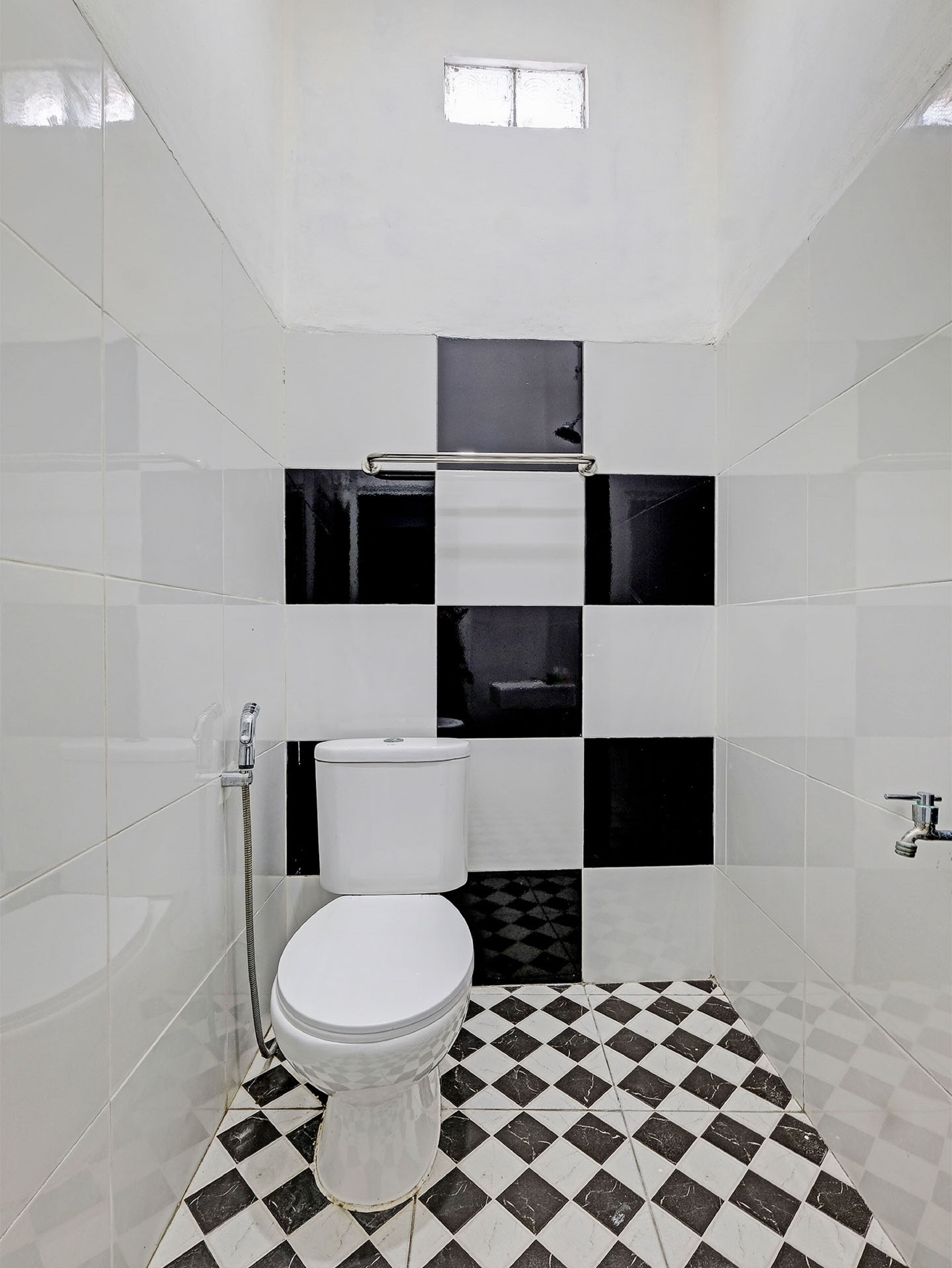 Capital O 92963 Global House Syariah