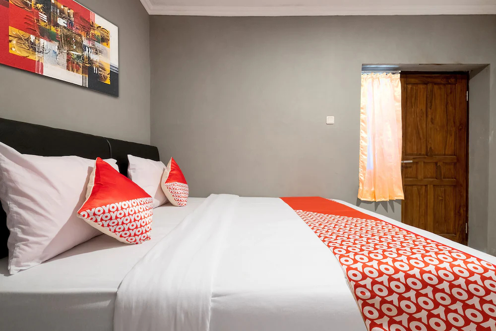 Crown Residence by OYO Rooms