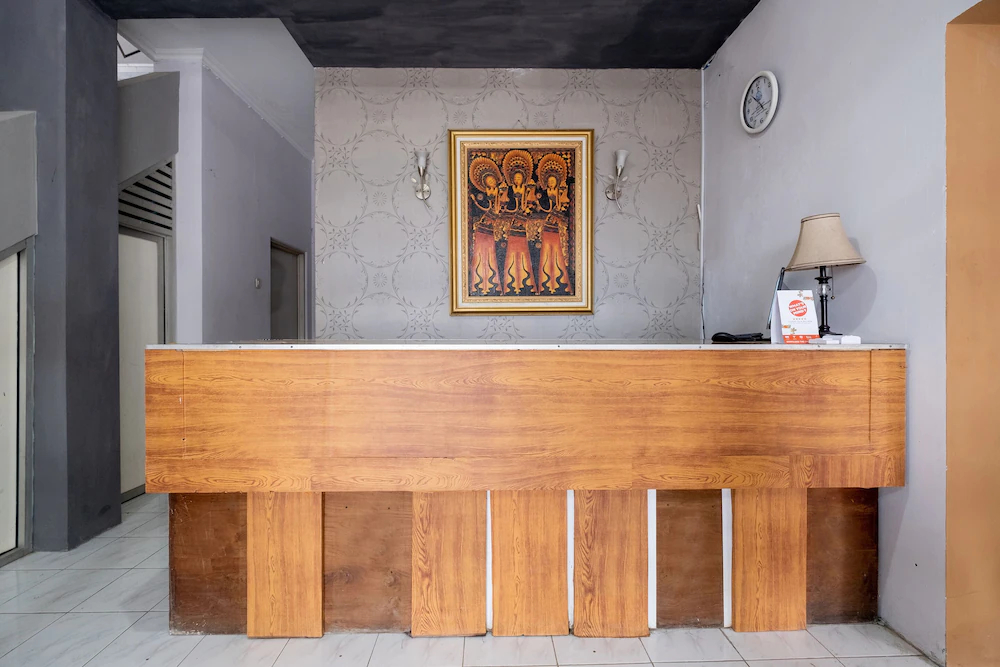 Crown Residence by OYO Rooms