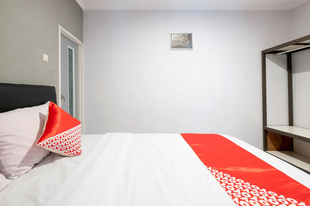 Crown Residence by OYO Rooms