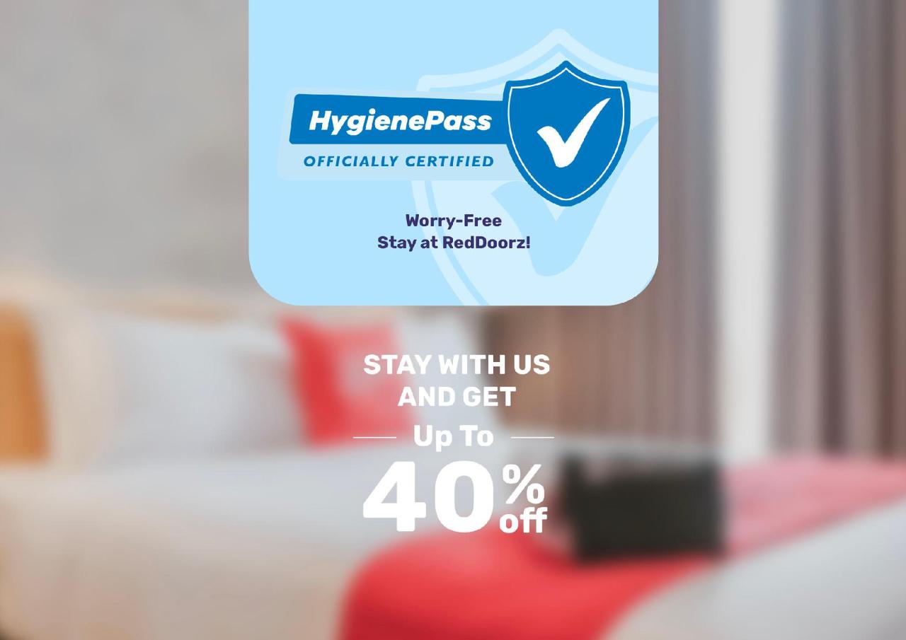 Dhee Har Kostel & Cafe by RedDoorz