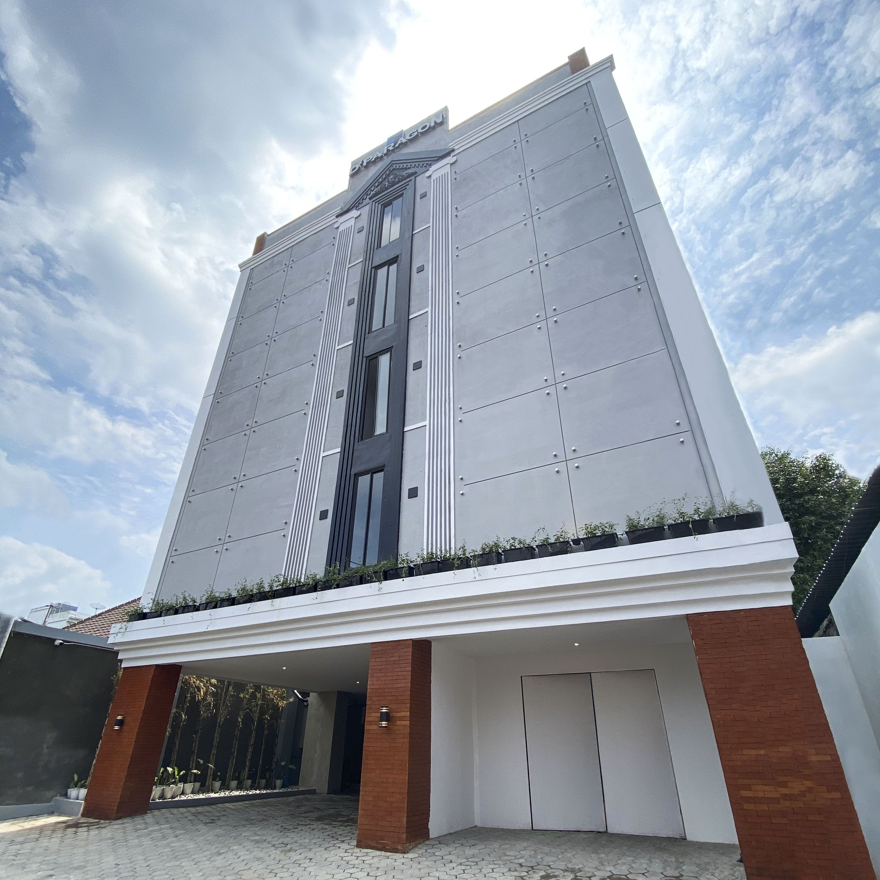 Dparagon Malioboro Hostel