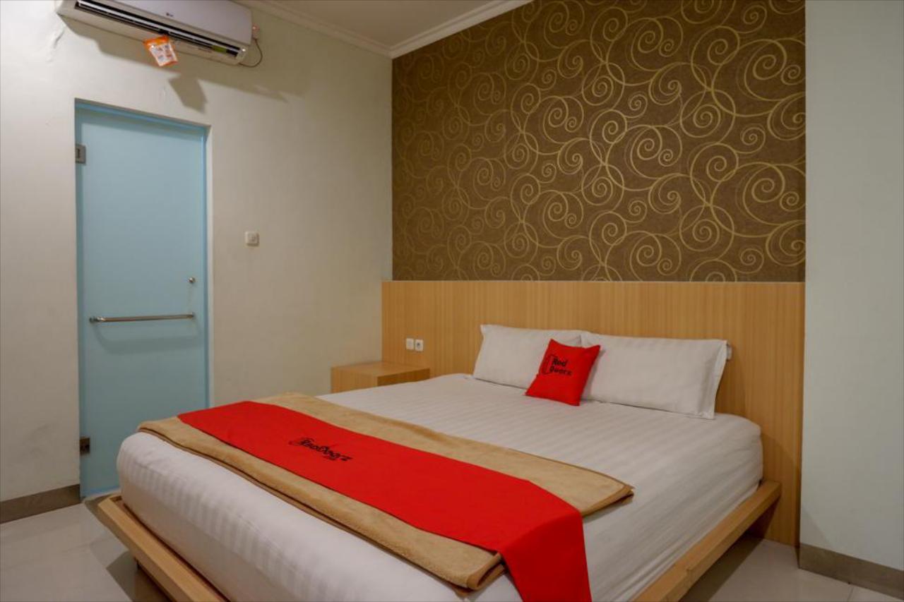 Family Budget Hotels F77 by Reddoorz