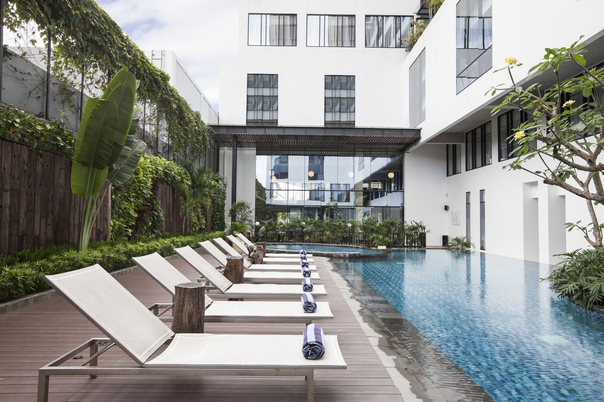 Gaia Cosmo Hotel