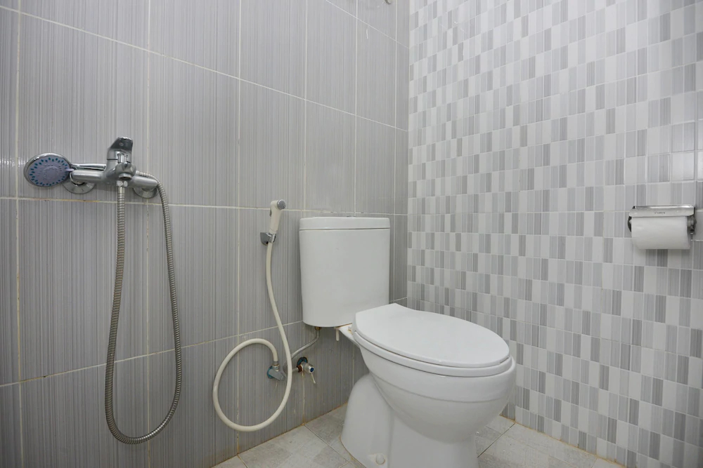 Golden Inn 2 by OYO Rooms