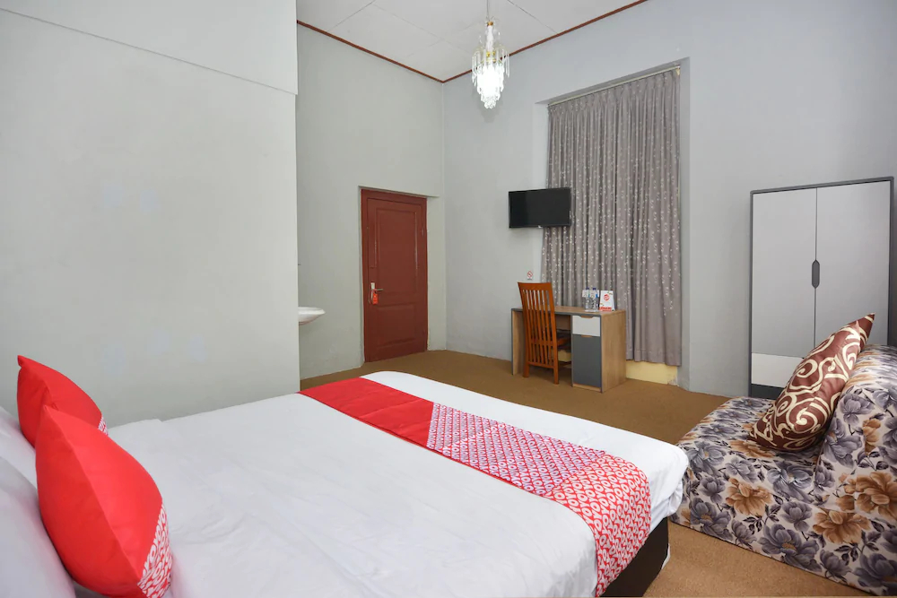 Golden Inn 2 by OYO Rooms