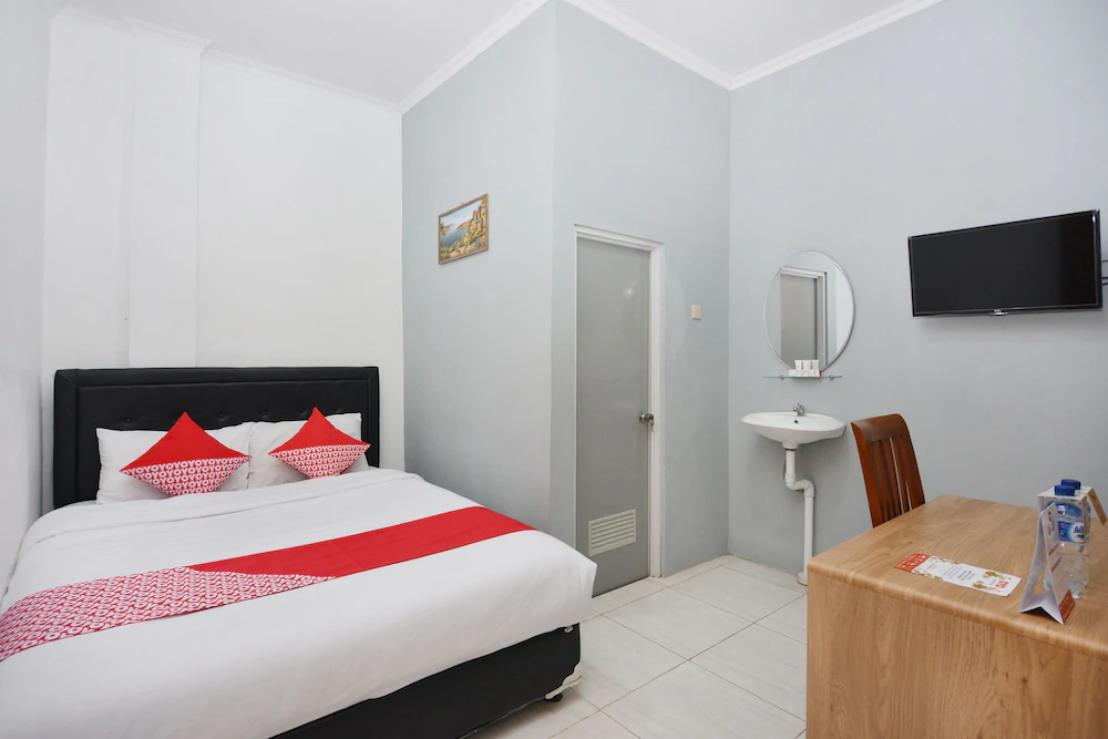 Golden Inn 2 by OYO Rooms