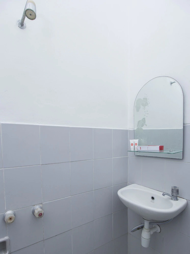 Hotel Dewi Sri by OYO Rooms