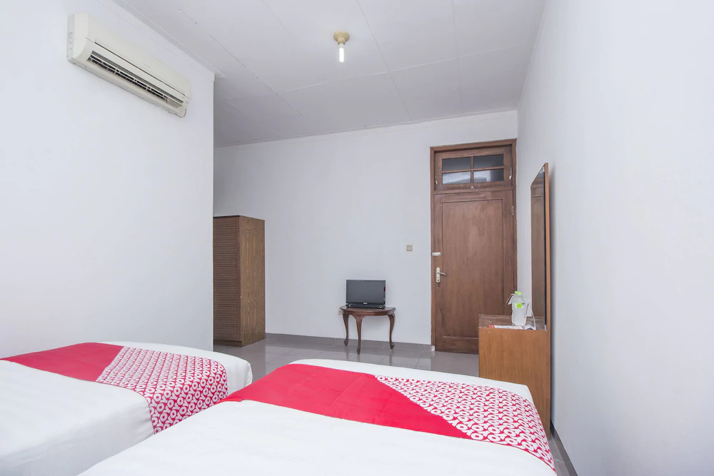 Hotel Dewi Sri by OYO Rooms