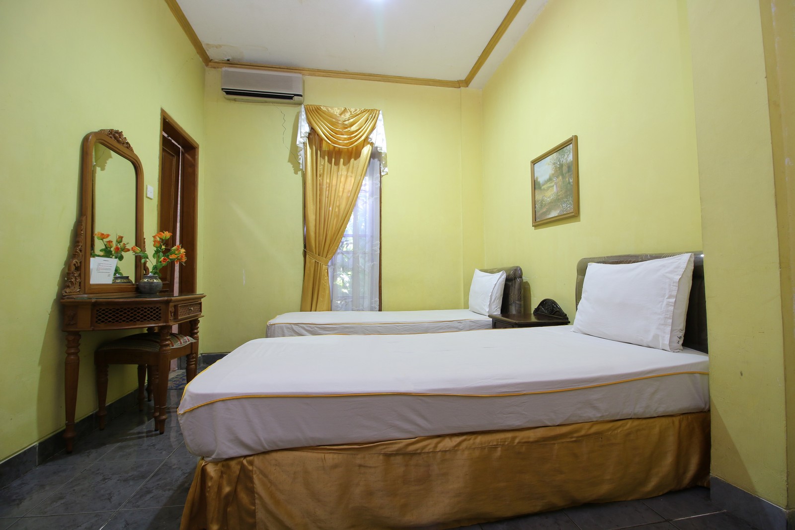 Hotel Mawar Saron