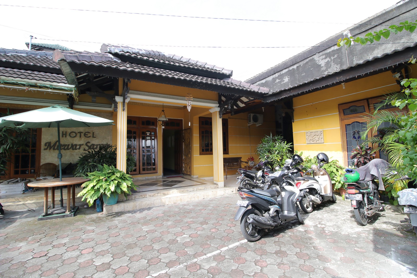 Hotel Mawar Saron